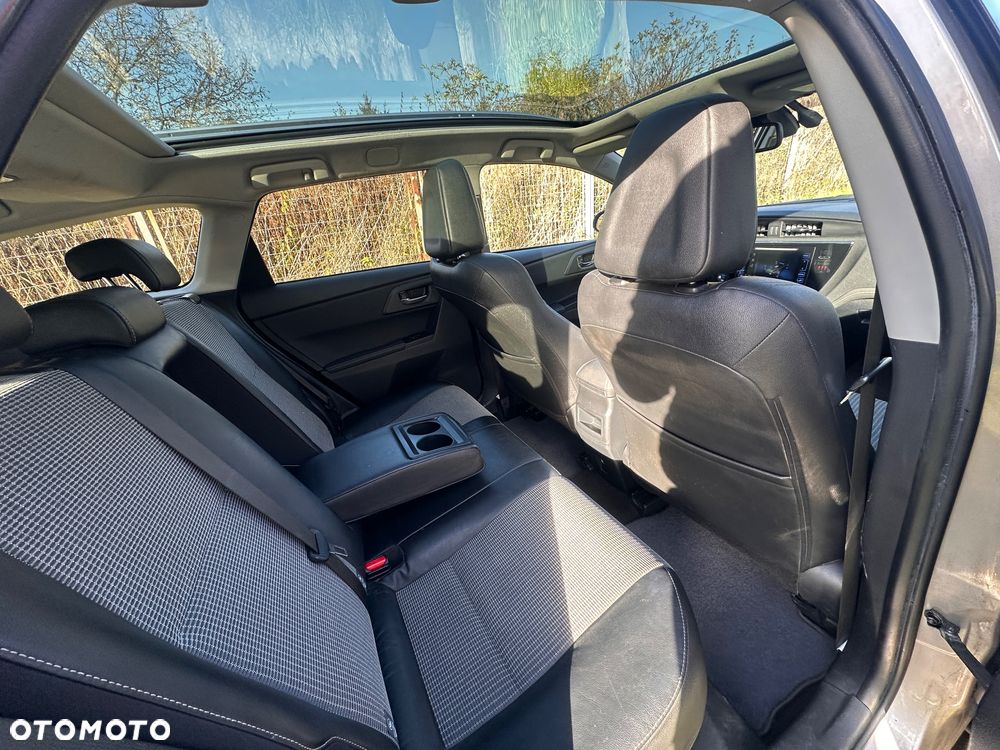 Toyota Auris 1.8 HSD Luna - 22