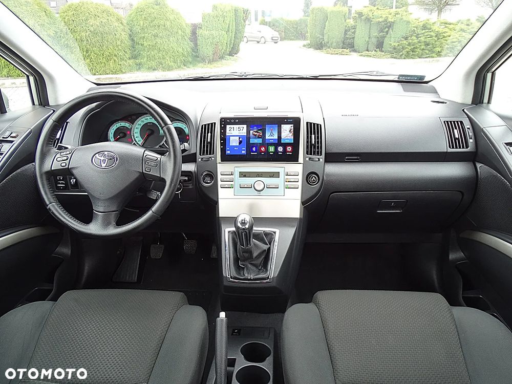 Toyota Corolla Verso 1.8 Prestige 7os - 38