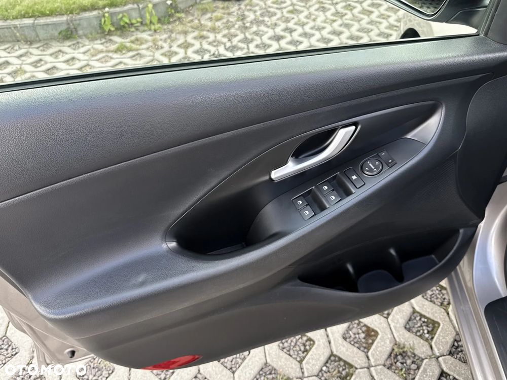 Hyundai i30 1.4 Comfort - 13