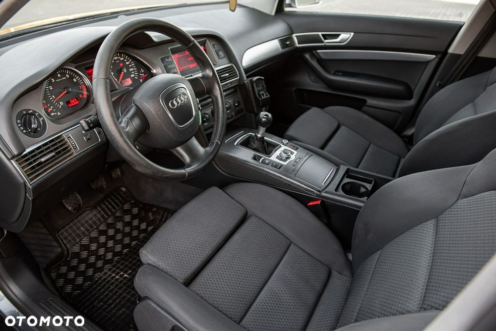 Audi A6 Avant 2.4 - 7