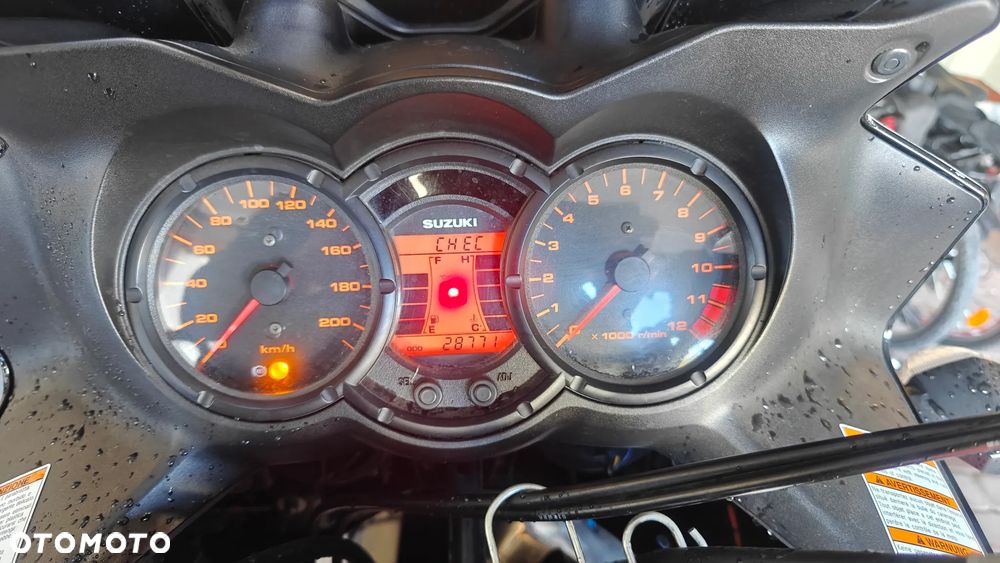 Suzuki V-STROM - 4