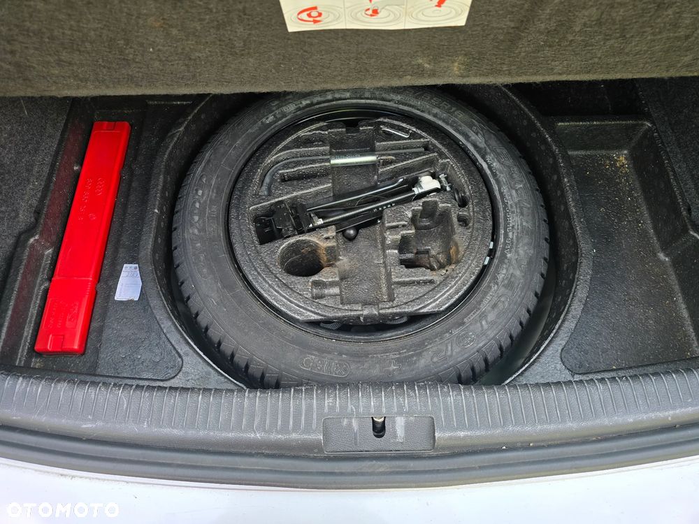 Volkswagen Golf 1.6 TDI DPF BlueMotion Technology Comfortline - 18