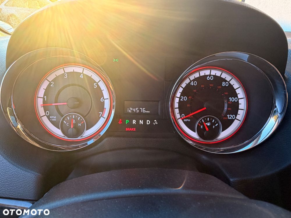 Dodge Grand Caravan - 10