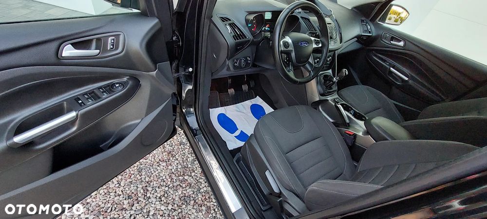 Ford Kuga 1.6 EcoBoost 2x4 Trend - 17