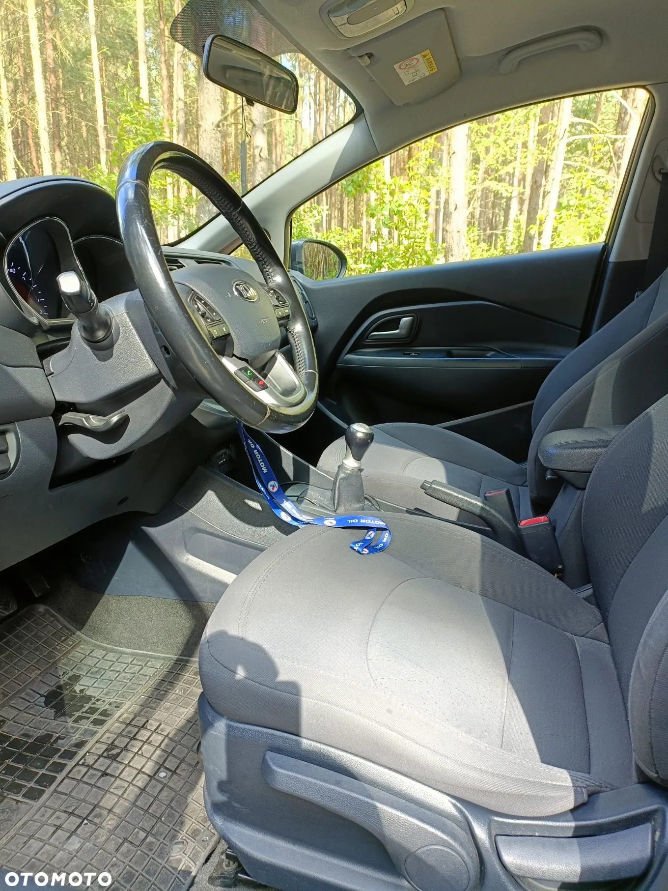 Kia Rio - 8
