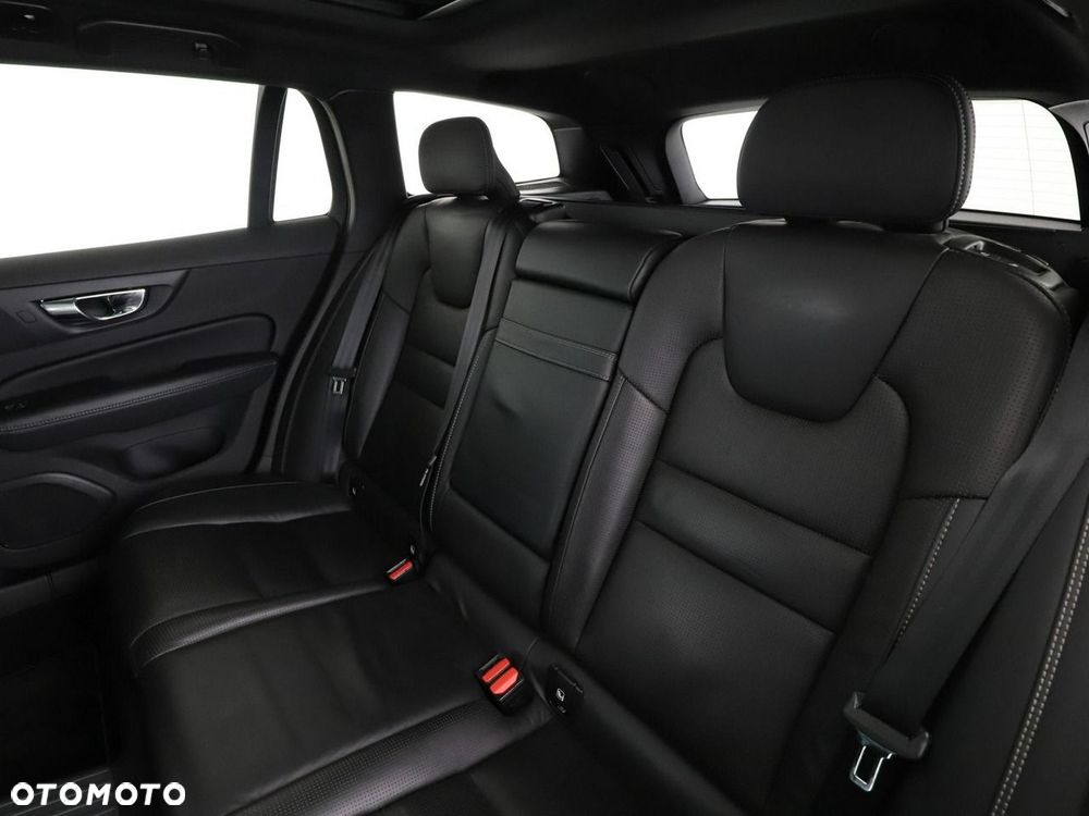 Volvo V60 T8 AWD Twin Engine Geartronic R-Design - 19