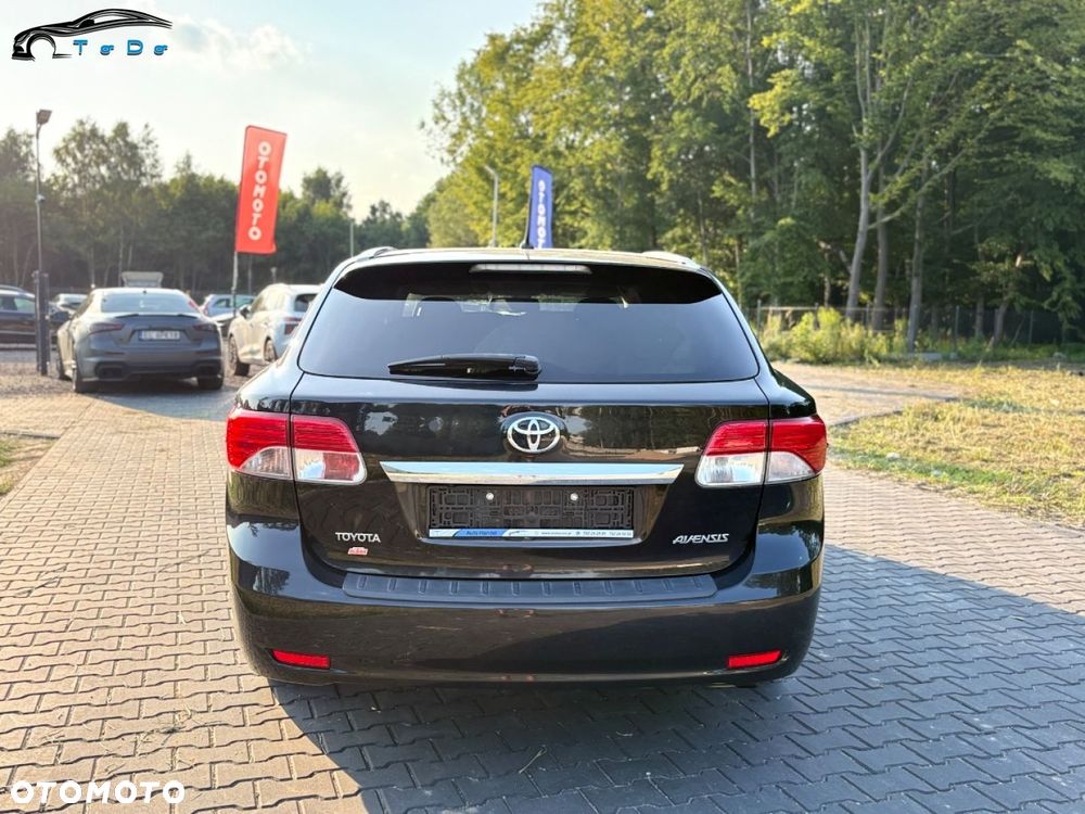 Toyota Avensis Touring Sports 1.8 Executive - 12