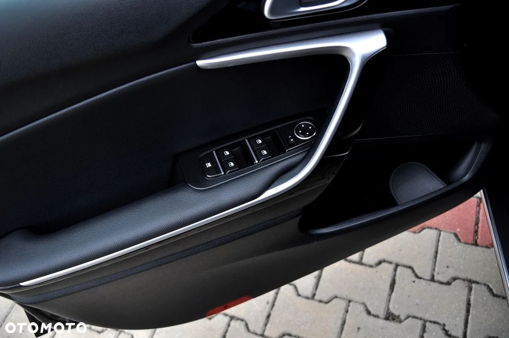 Kia XCeed 1.6 CRDi PLATINUM EDITION - 17
