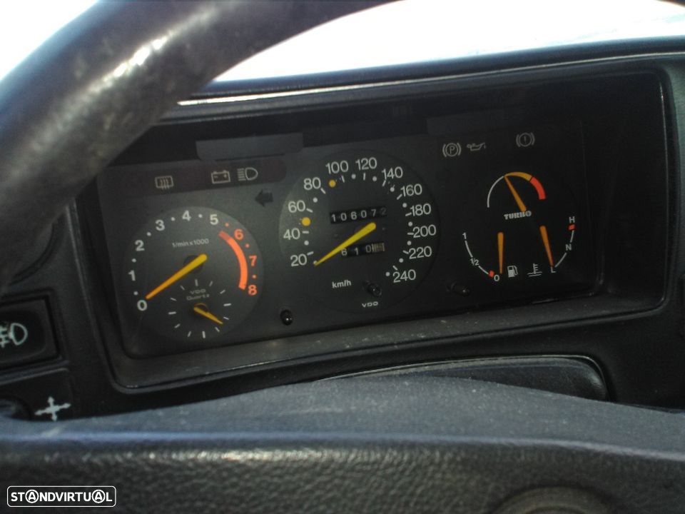 Saab 900 turbo GLS de 1982 para peças - 9