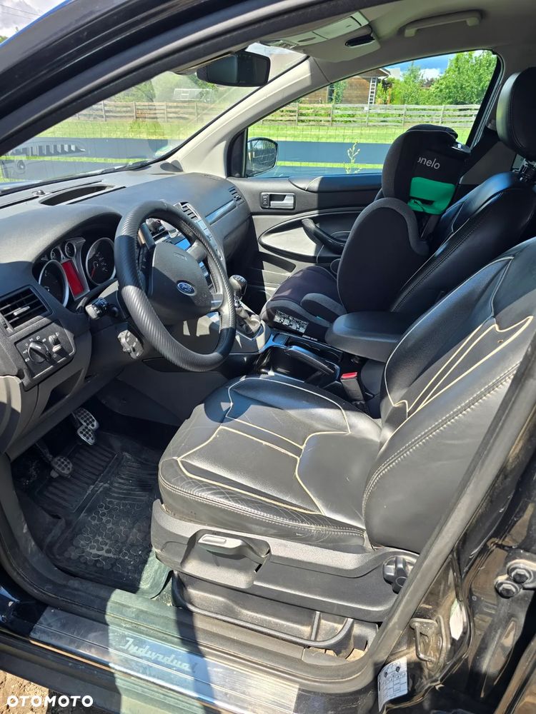 Ford Kuga - 5