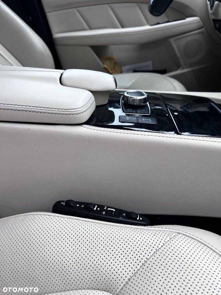 Mercedes-Benz CLS - 7