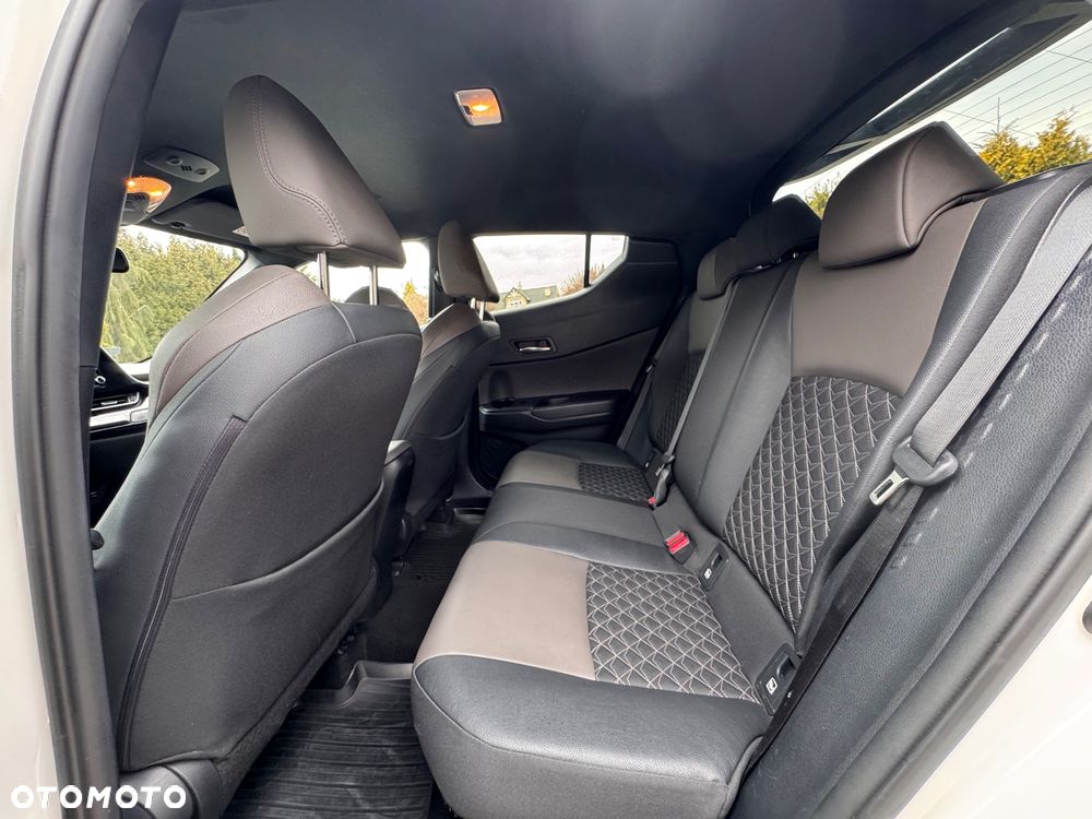 Toyota C-HR 2.0 Hybrid Executive - 19