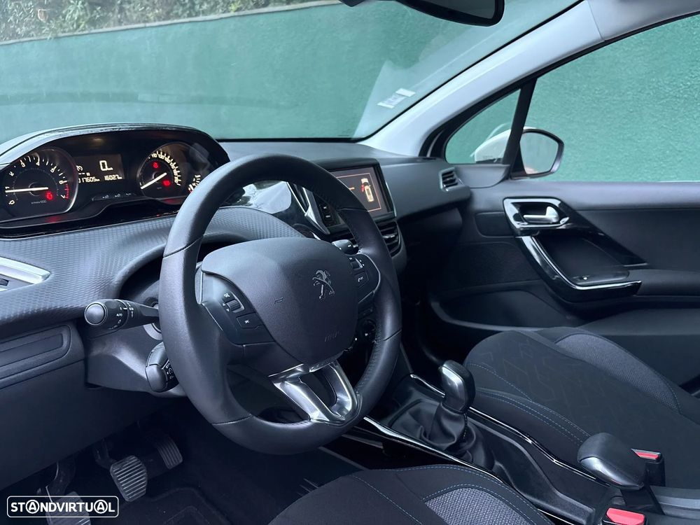 Peugeot 2008 1.2 PureTech Style - 11