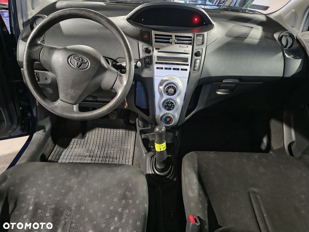 Toyota Yaris - 8