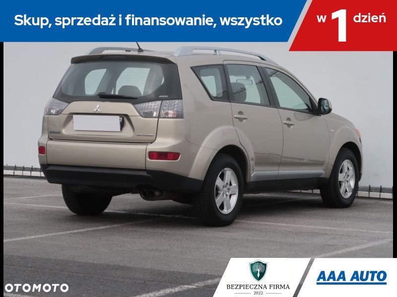 Mitsubishi Outlander - 6