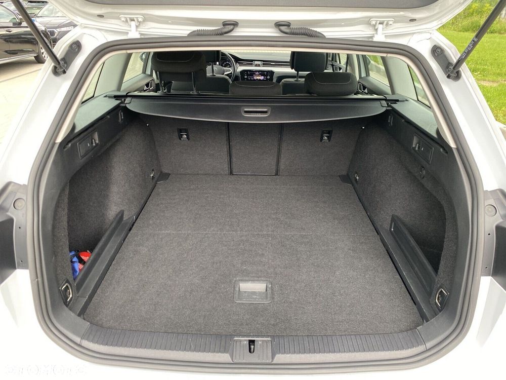 Volkswagen Passat Variant - 13