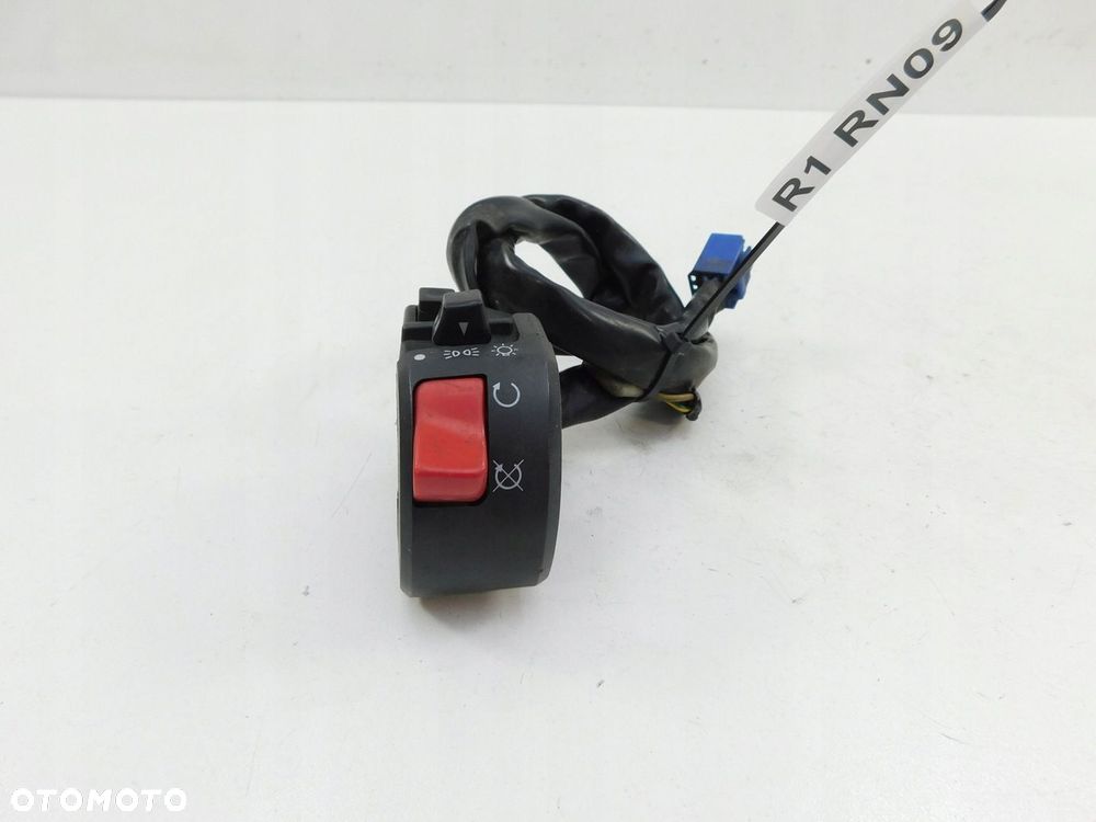 YAMAHA R1 RN09 PRZEŁĄCZNIK PRAWY - 4