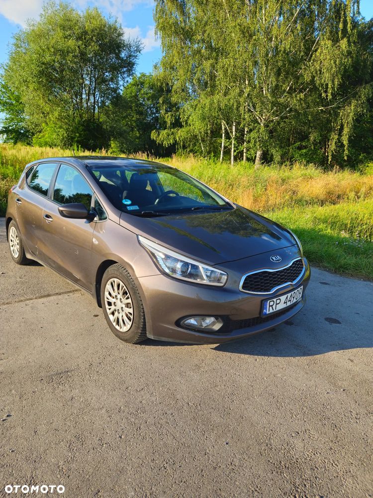 Kia Ceed - 8