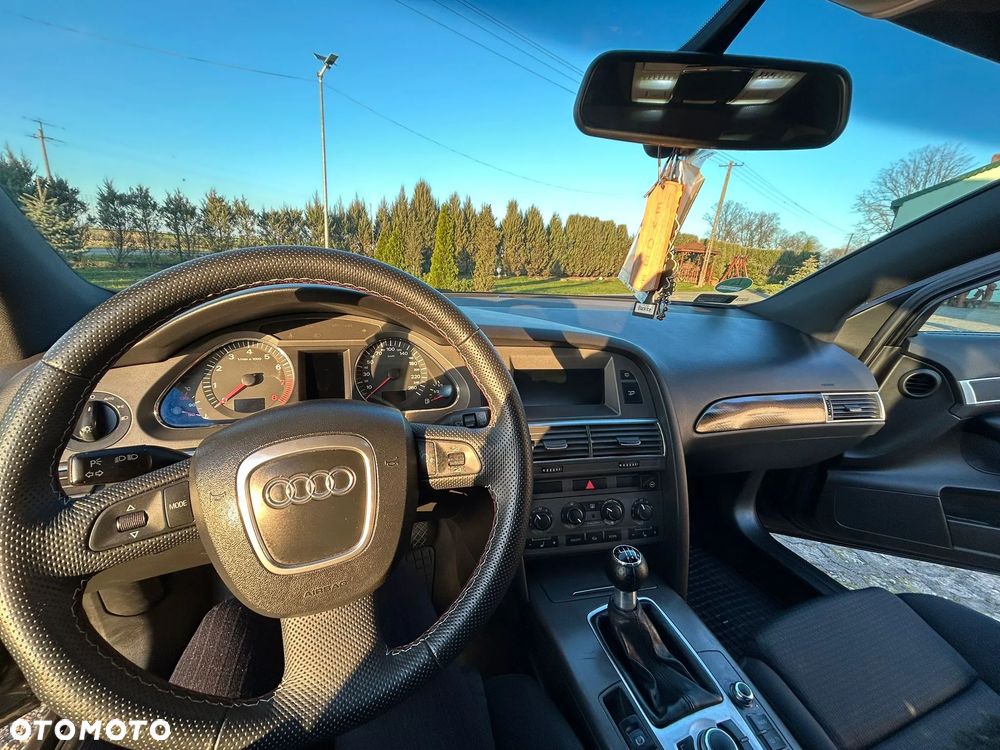 Audi A6 Limousine 2.4 - 12