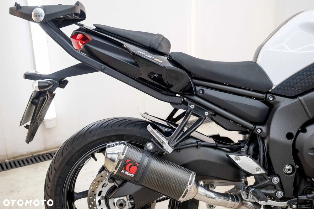 Yamaha FZ8 - 17