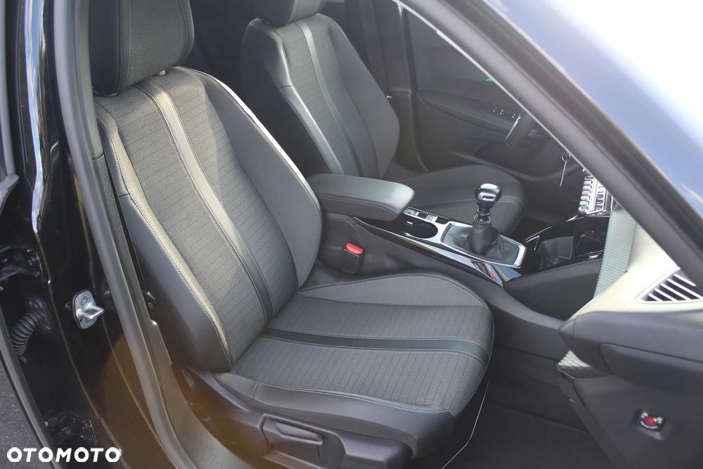 Peugeot 2008 1.5 BlueHDi Allure Pack S&S - 26