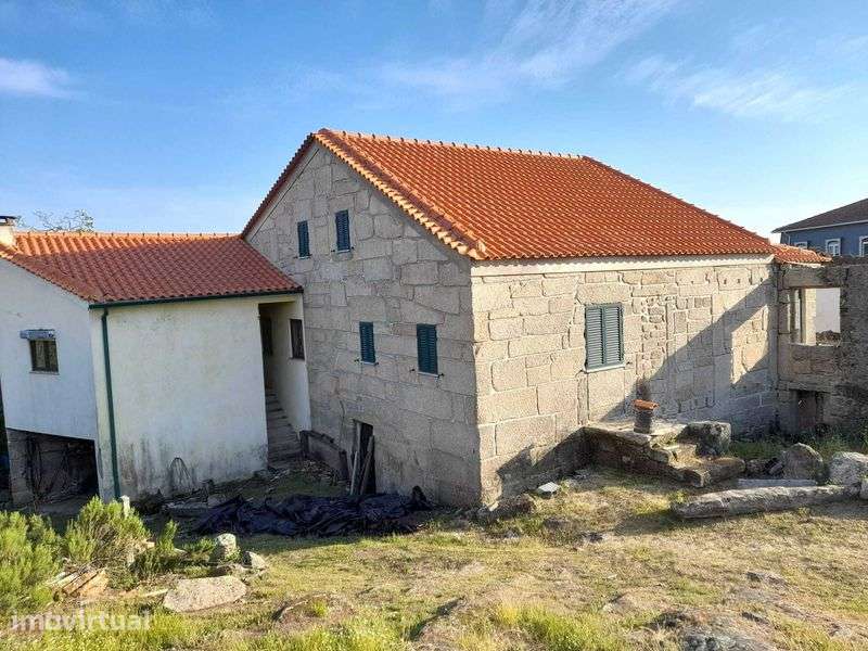 Vendo moradia centenária - Grande imagem: 3/7