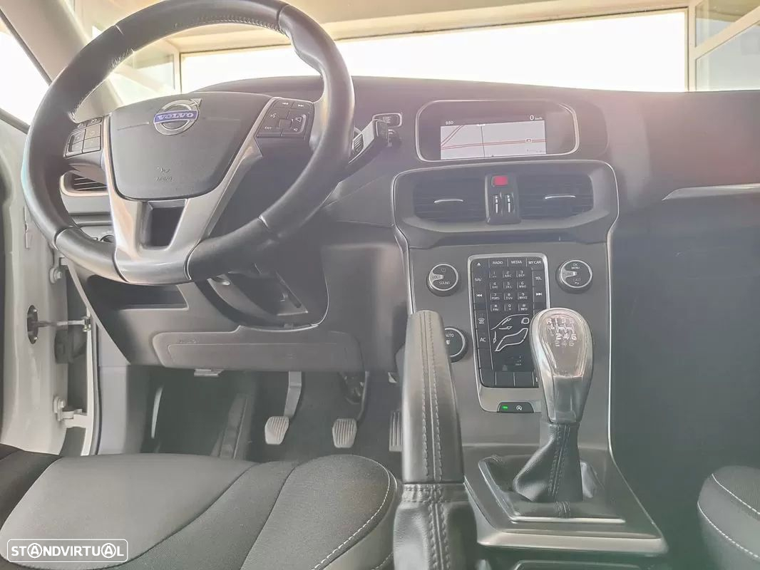 Volvo V40 1.6 D2 Momentum - 20