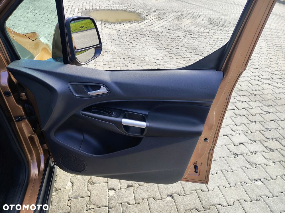 Ford Tourneo Connect Grand - 19