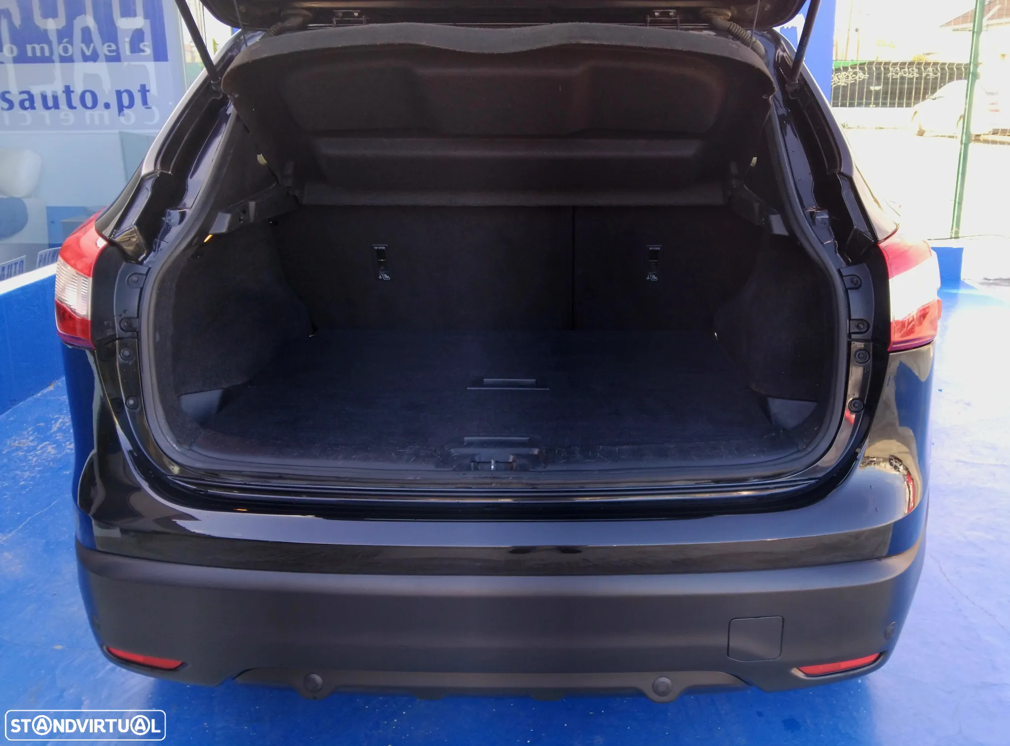 Nissan Qashqai 1.5 dCi N-Connecta - 19