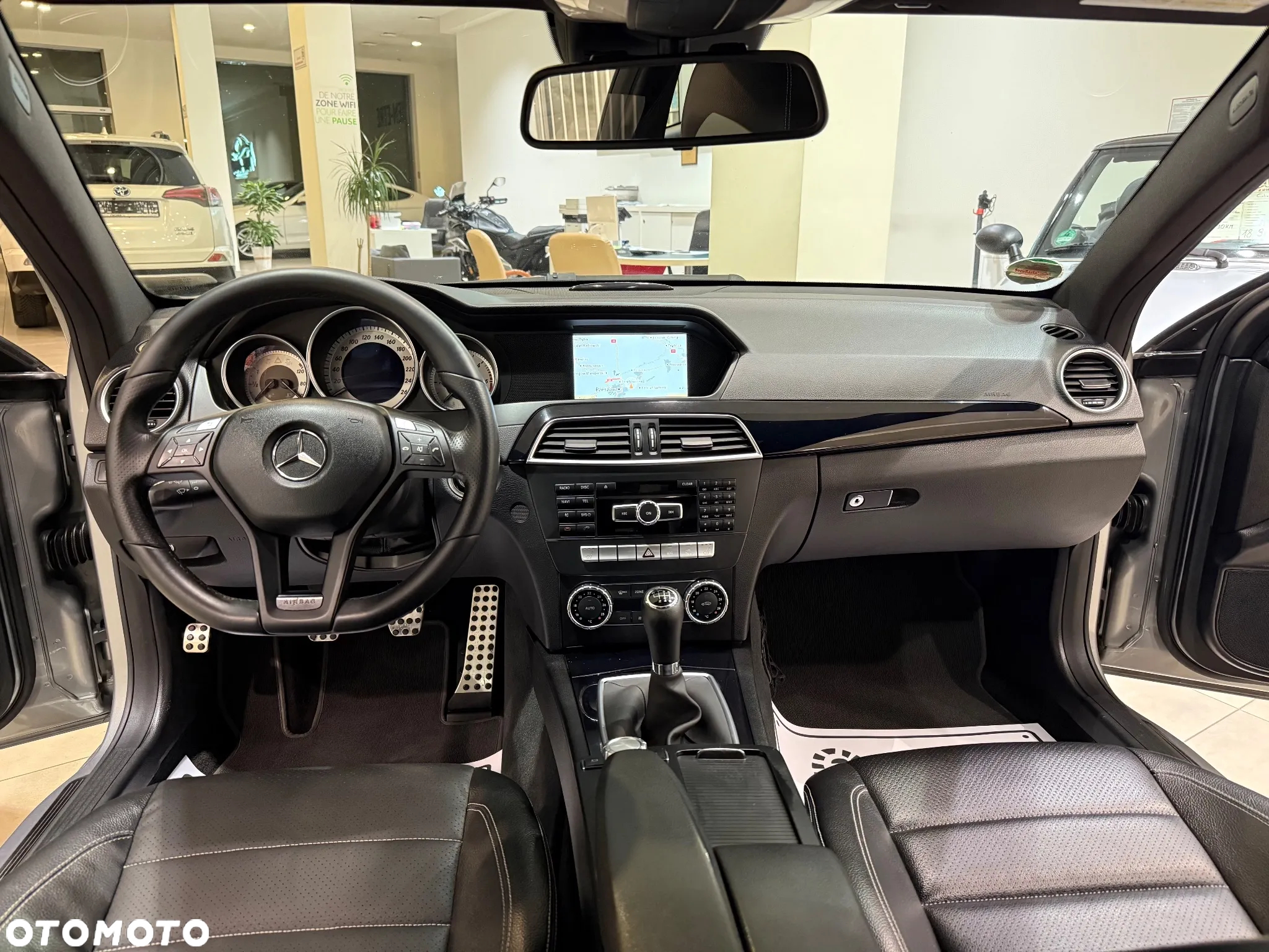 Mercedes-Benz Klasa C 220 CDI DPF Coupe (BlueEFFICIENCY) - 29