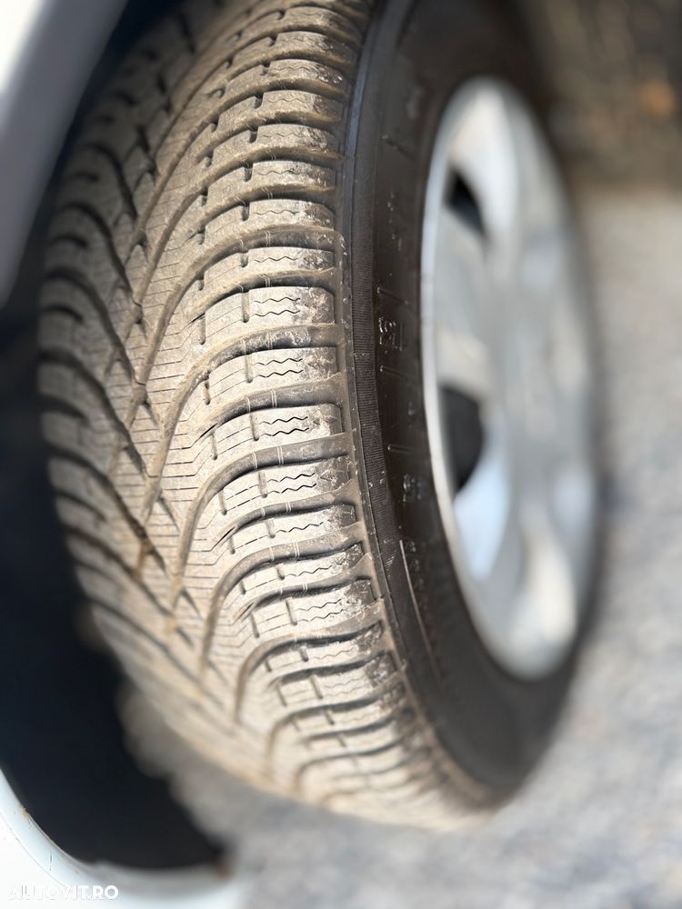 Dacia Logan 1.2 16V Laureate - 10