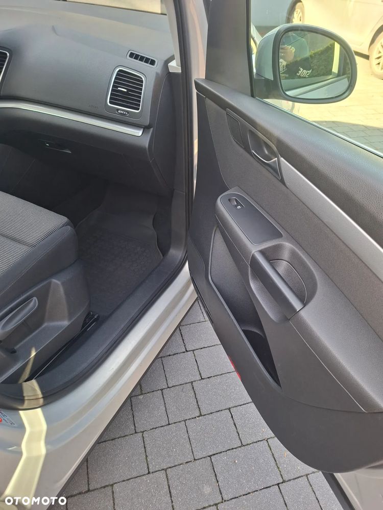 Volkswagen Sharan 2.0 TDI Comfortline DSG - 23