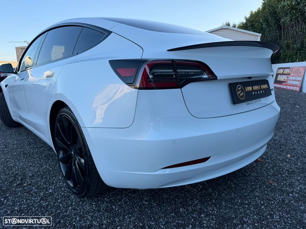 Tesla Model 3 Performance Dual Motor AWD - 24