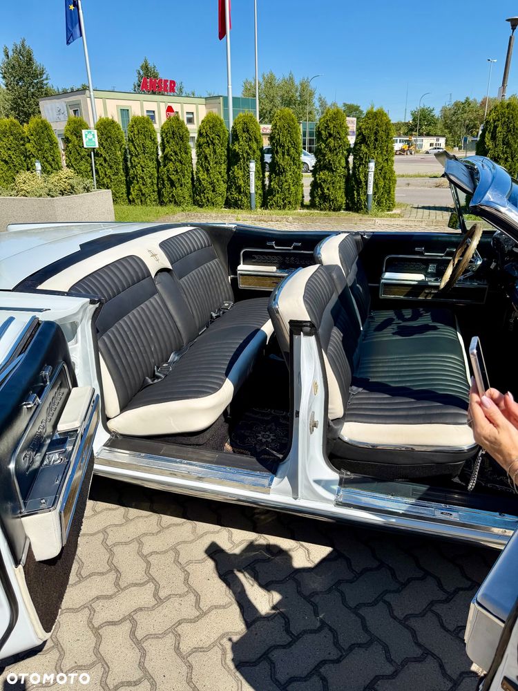 Lincoln Continental - 11