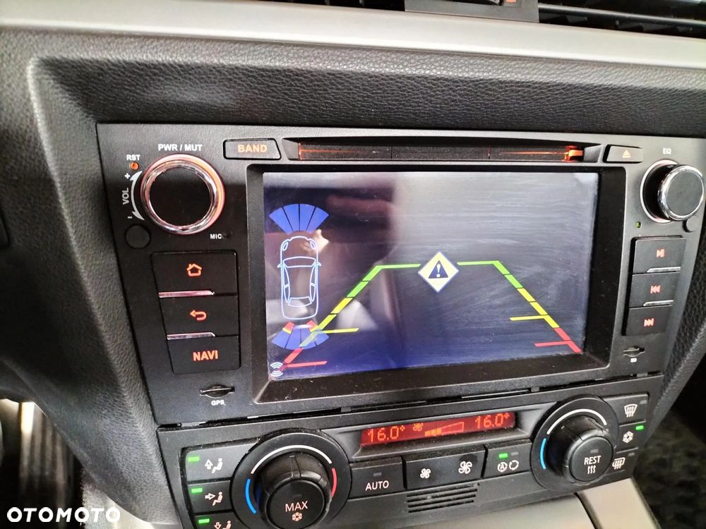 BMW Seria 3 320i - 4