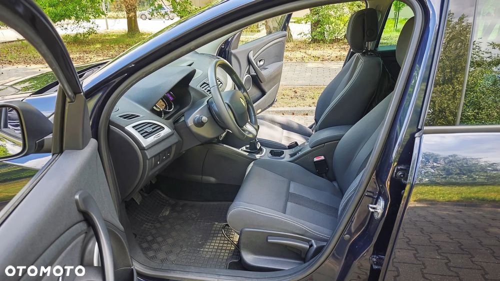 Renault Megane TCe 130 Dynamique - 8