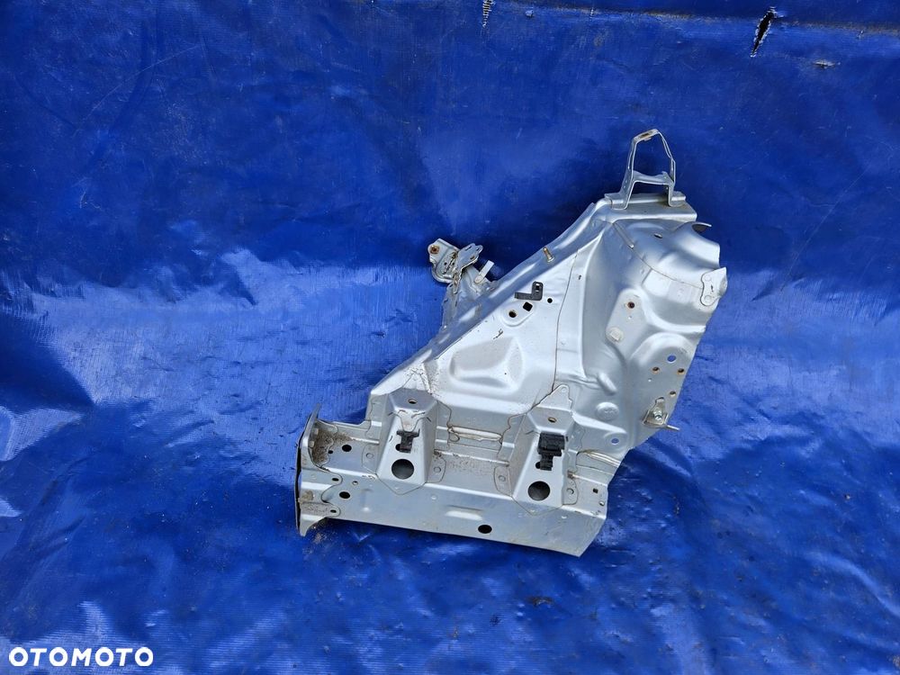 Toyota VERSO S verso-s ćwiartka podłużnica prawa - 1