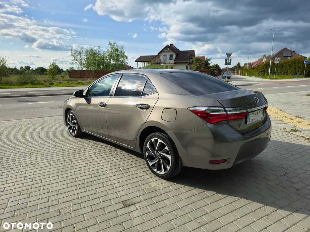 Toyota Corolla 1.6 Prestige EU6 - 17