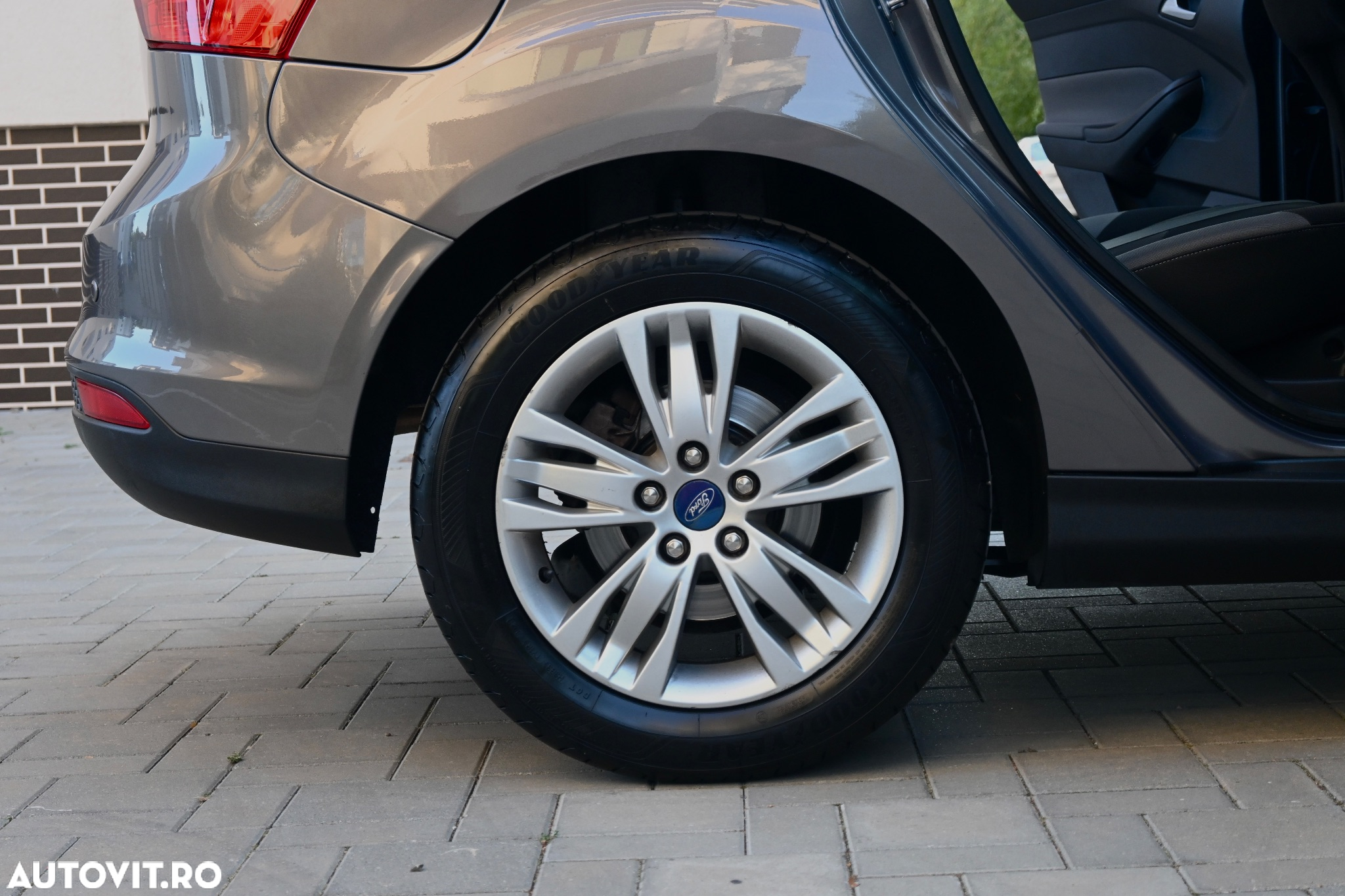 Ford Focus - 26