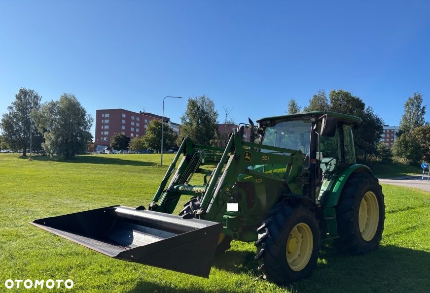 John Deere 5820 , rok 2005 , ideal stan - 2