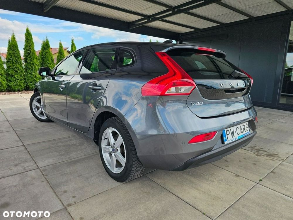 Volvo V40 D2 Momentum - 4