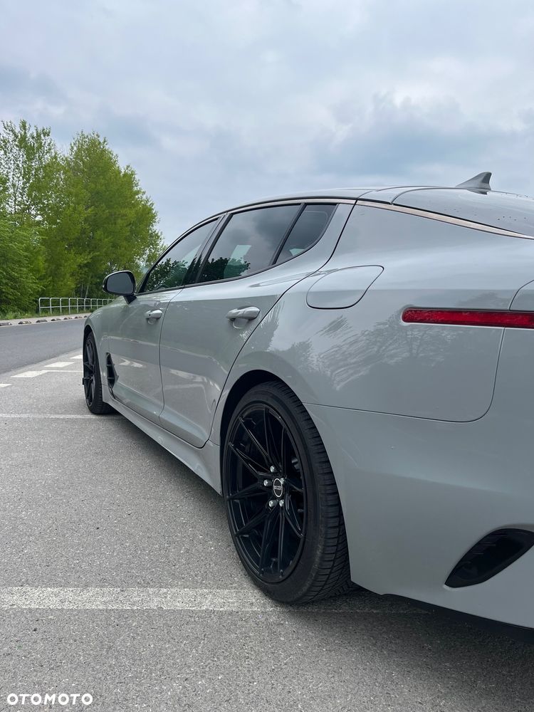 Kia Stinger - 7