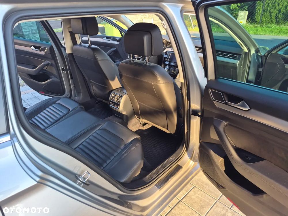 Volkswagen Passat 2.0 TDI SCR 4Mot DSG Highline - 14
