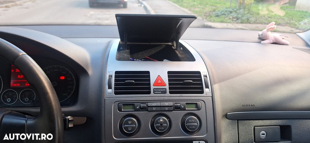 Volkswagen Touran 2.0 TDI DPF BlueMotion Technology Comfortline - 8