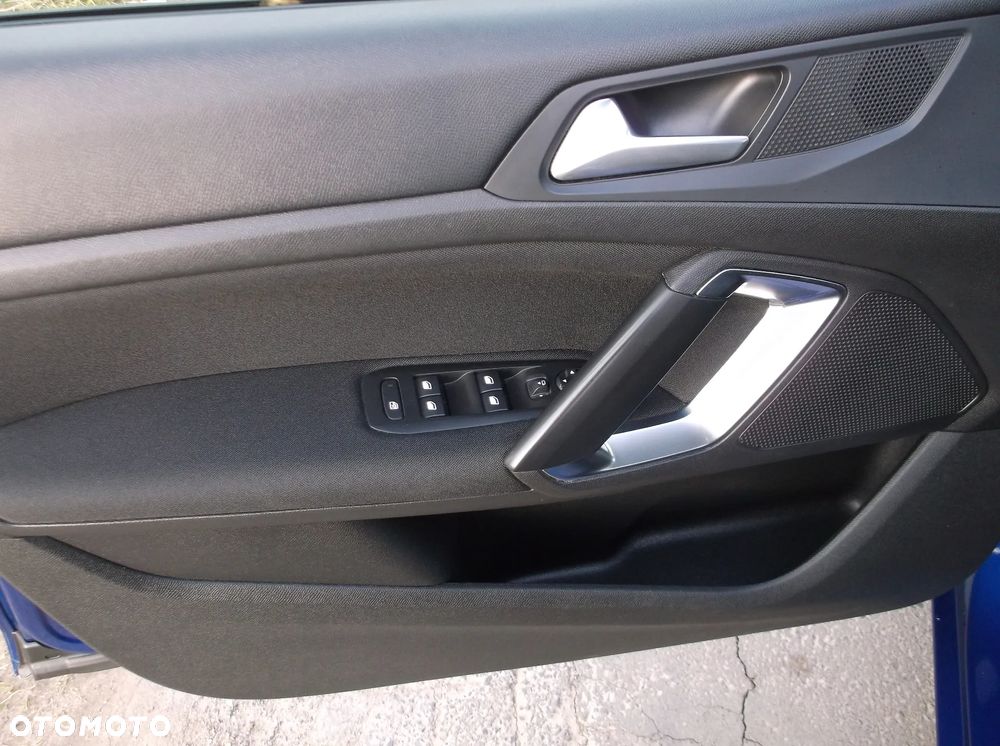 Peugeot 308 PureTech 130 GPF EAT8 Black Edition - 19