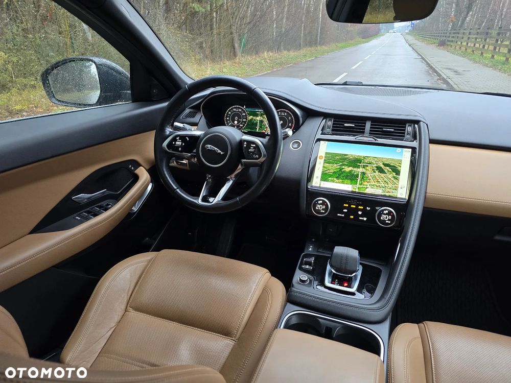 Jaguar E-Pace P200 AWD R-Dynamic - 24