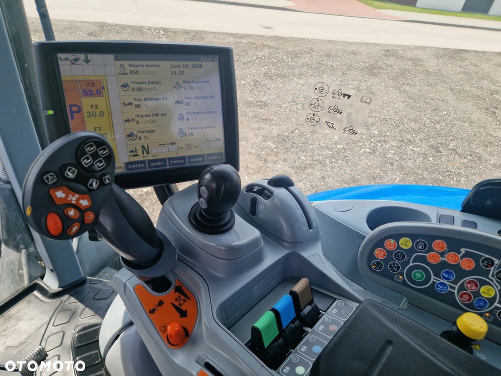 New Holland T7.245 AUTOCOMMAND PNEUMATYKA - 11