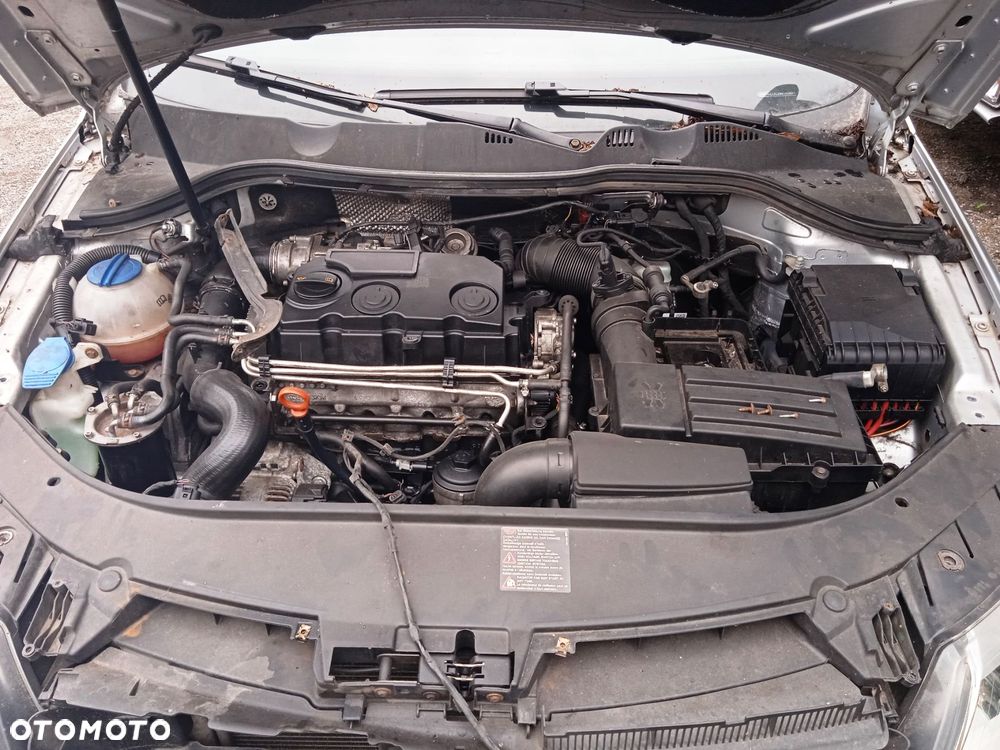 Silnik słupek Volkswagen Passat B6 2.0 TDI kod BMP również na części - 1