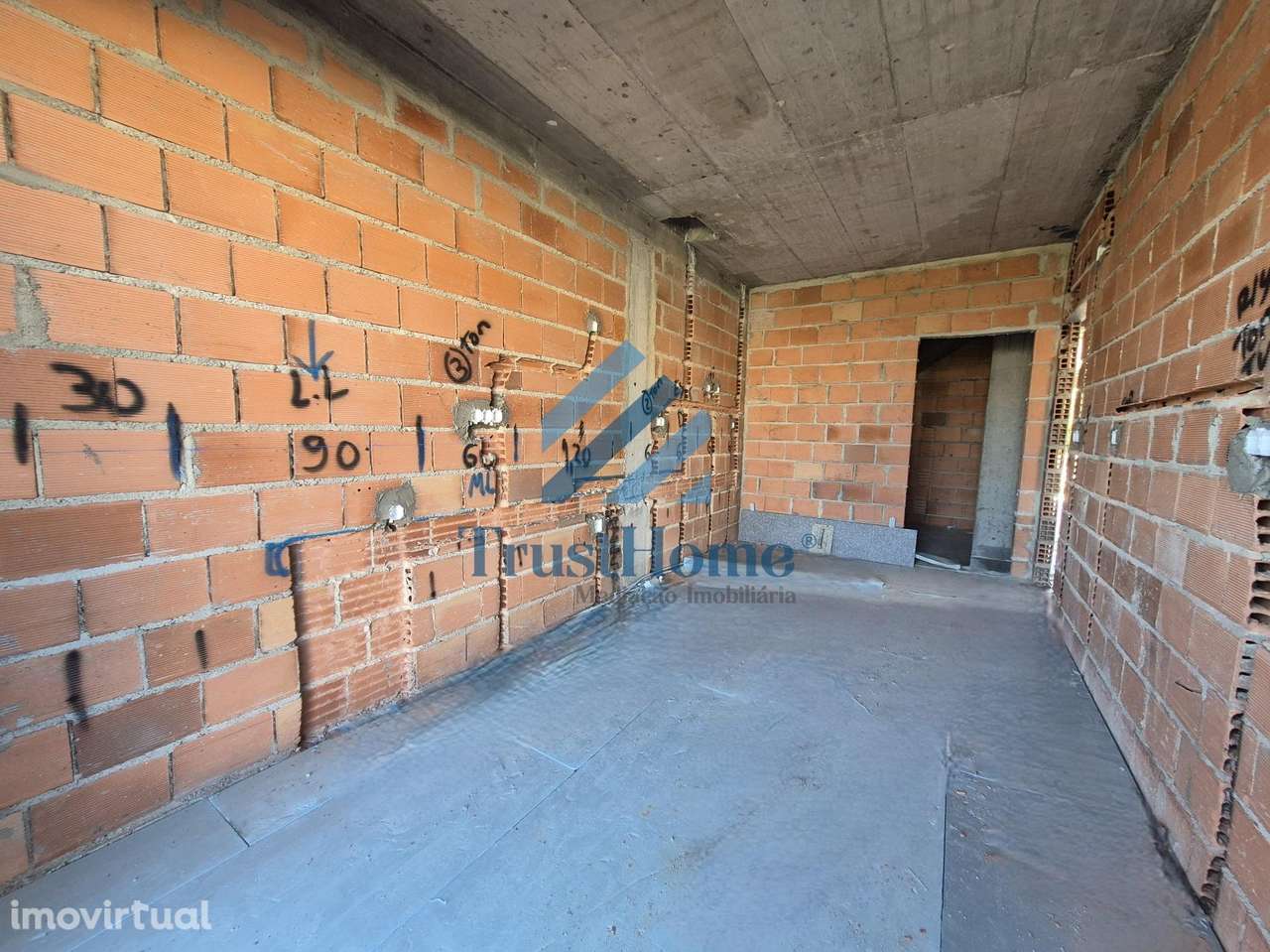 Moradia T4 Nova Piscina em Redondos Fernão Ferro - Grande imagem: 4/41