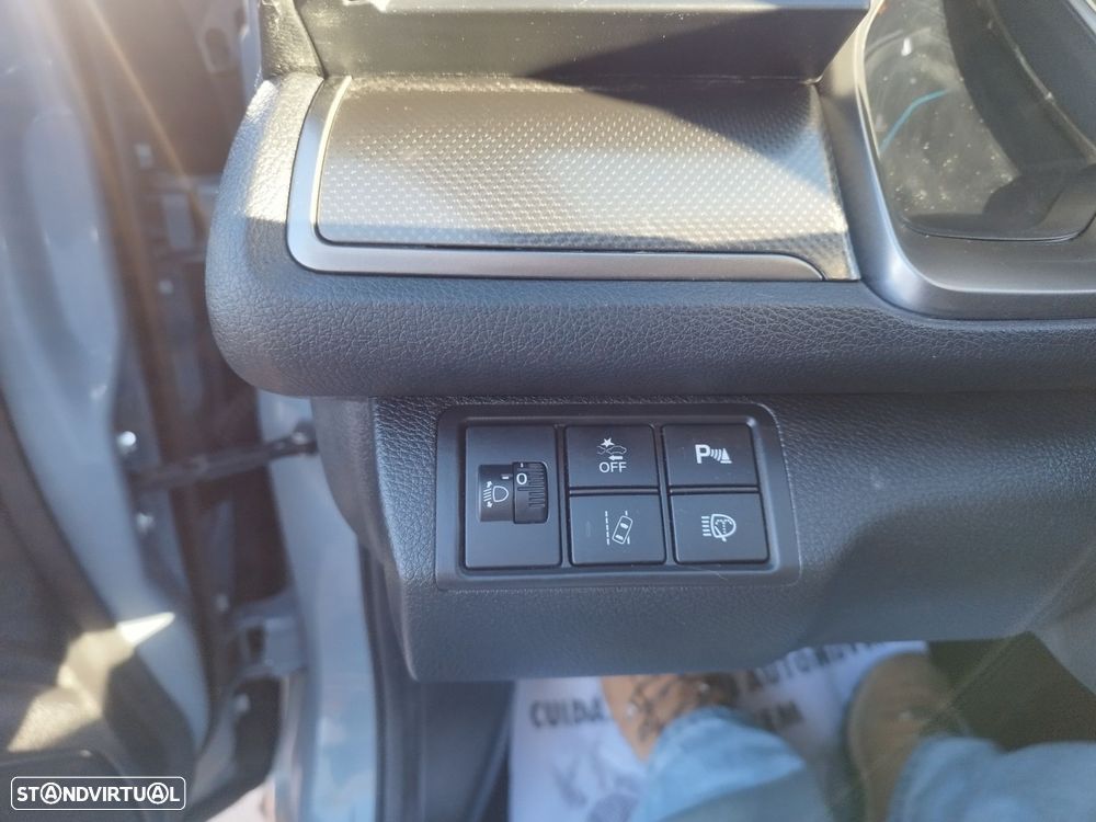 Honda Civic 1.0 i-VTEC Executive Premium - 10